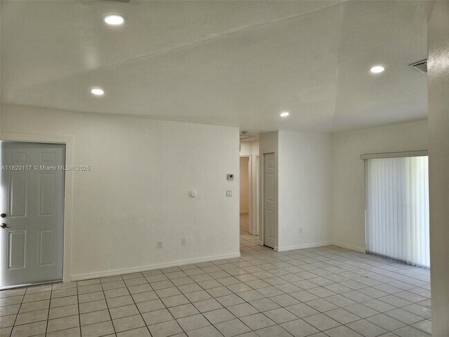 Building Photo - 20137 SW 88th Ct