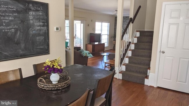 Building Photo - 407 Deerpath Ave SW