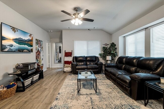 Building Photo - 3225 Sioux Trl