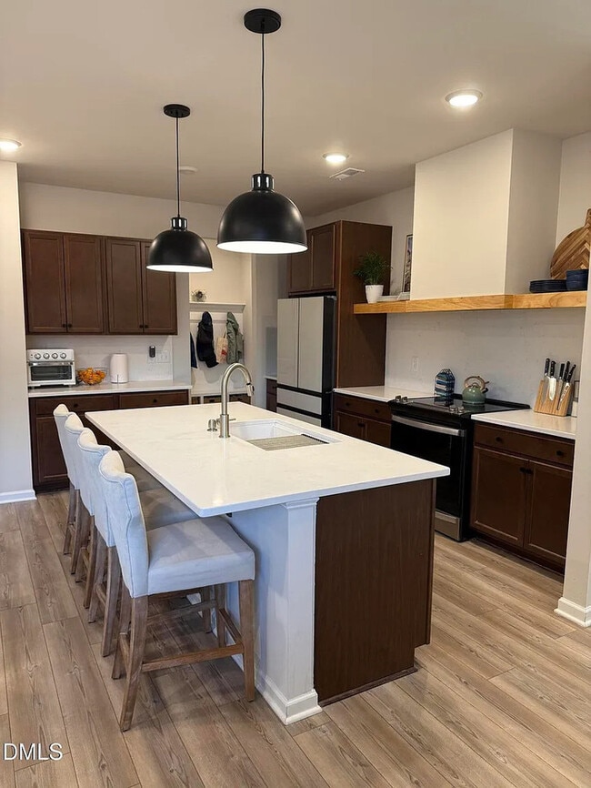 Building Photo - Earn Wealth While Leasing - Like a Homeowner - Lease to Own