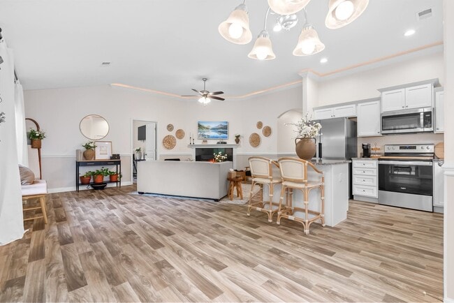 Building Photo - 468 Timberwood Dr