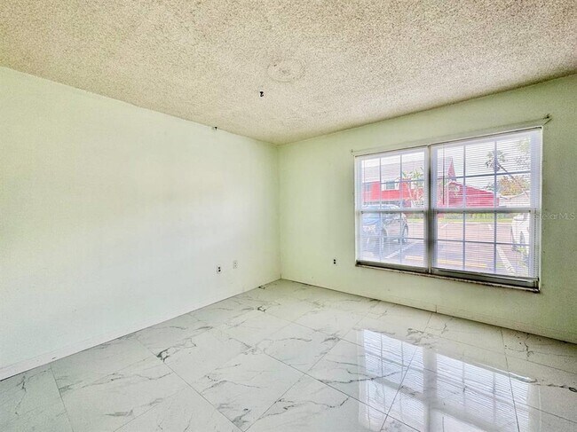Building Photo - 1095 82nd Terrace N