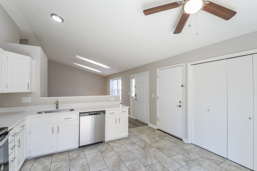 Building Photo - 4557 Gibraltar Way