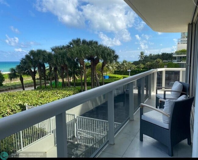 Building Photo - 9559 Collins Ave