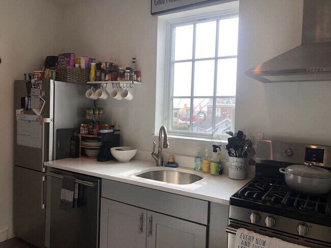 Building Photo - 105 Broadway