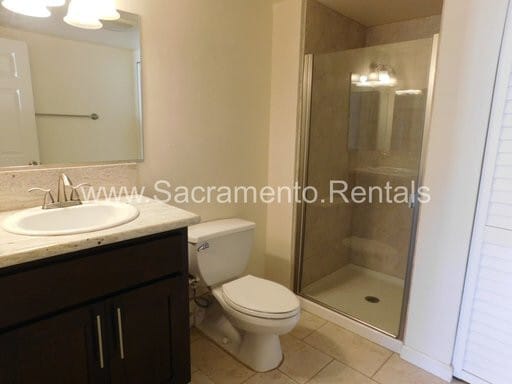 Building Photo - Spacious Updated 2bd/2ba Downtown Condo - Great Location!