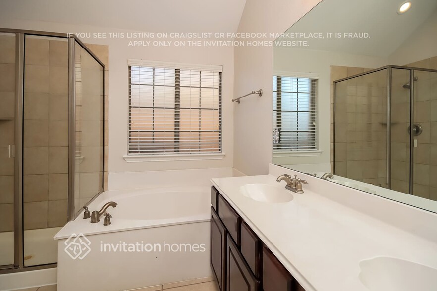 Building Photo - 222 Vernon Dr