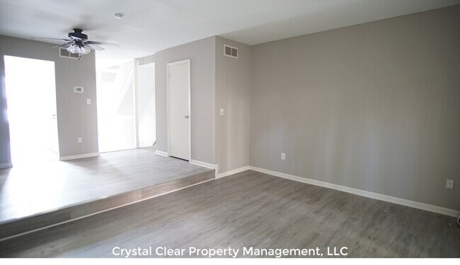 Building Photo - Large 2 bed 1.5 bath in Christiana School ...