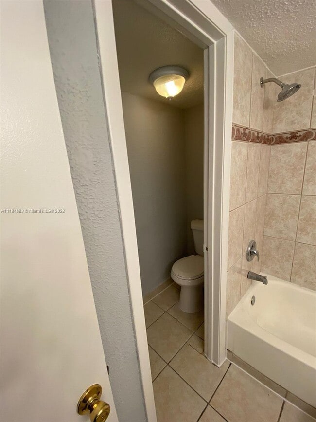 Building Photo - 1042 Adams Ave