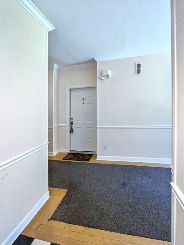 Building Photo - 116 31st Ave N