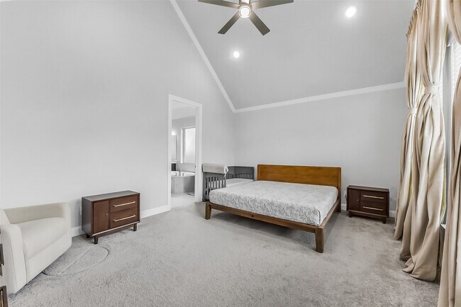 Building Photo - 11927 Carillon Forest Dr
