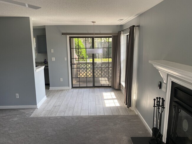 Building Photo - 423 Harbour Point