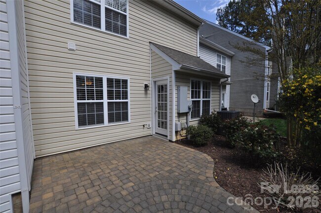 Building Photo - 8421 Southgate Commons Dr