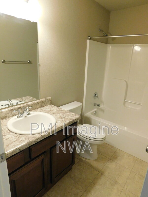 Building Photo - 1142 S Gentle Valley Dr