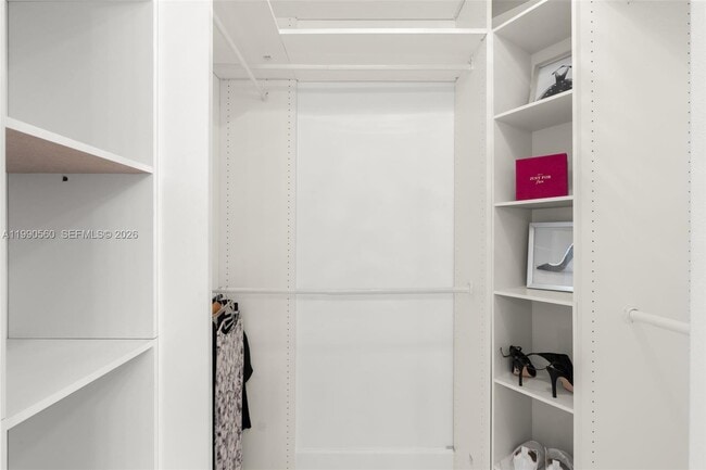 Building Photo - 15465 Lake Magnolia Pl