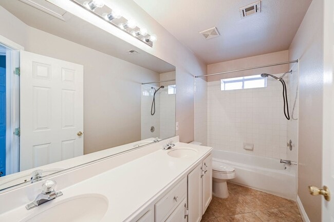 Building Photo - Beautiful Home in a Gated Community