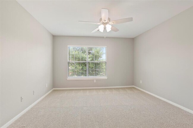 Building Photo - 8315 Greys Ln