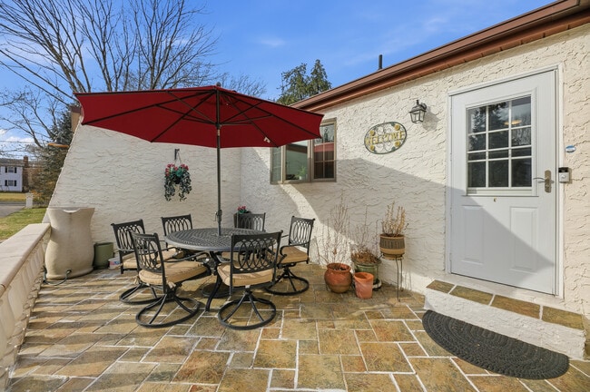 Building Photo - 150 Hankins Rd