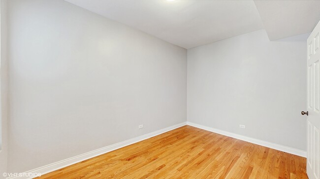 Building Photo - 1422 S Avers Ave