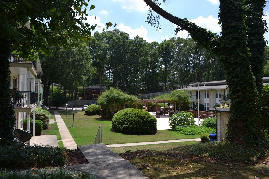 Building Photo - Spanish Trace Apartments