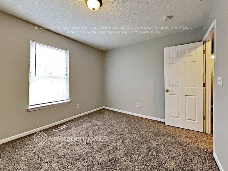Building Photo - 3939 Armitage Dr