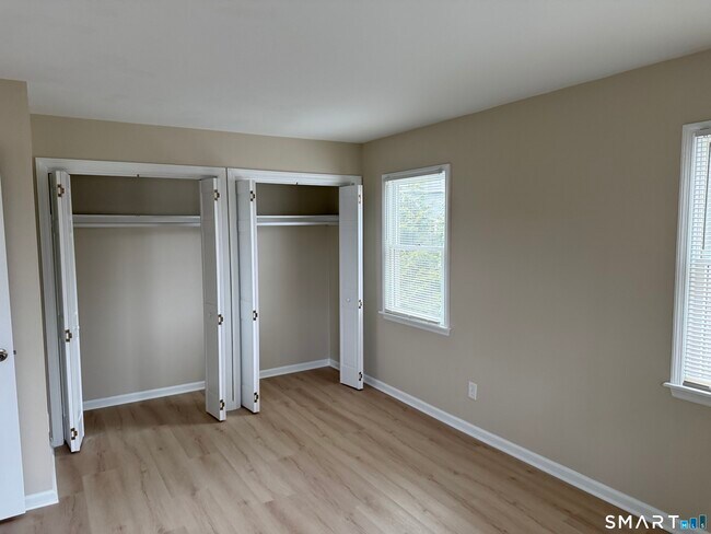 Building Photo - 41 1/2 Cedar Crest Pl