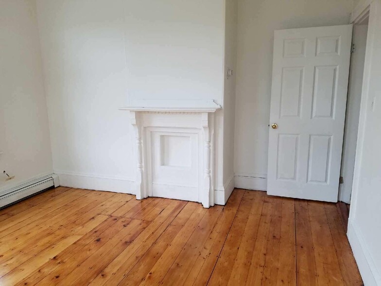 Building Photo - 254 Windsor St