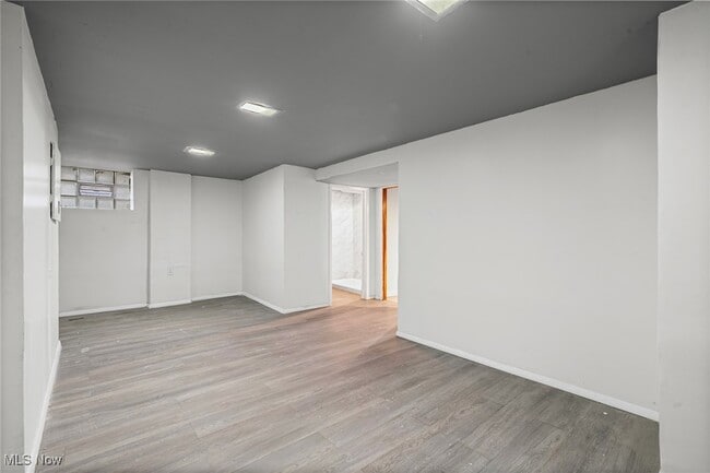 Building Photo - 3303 E 118th St