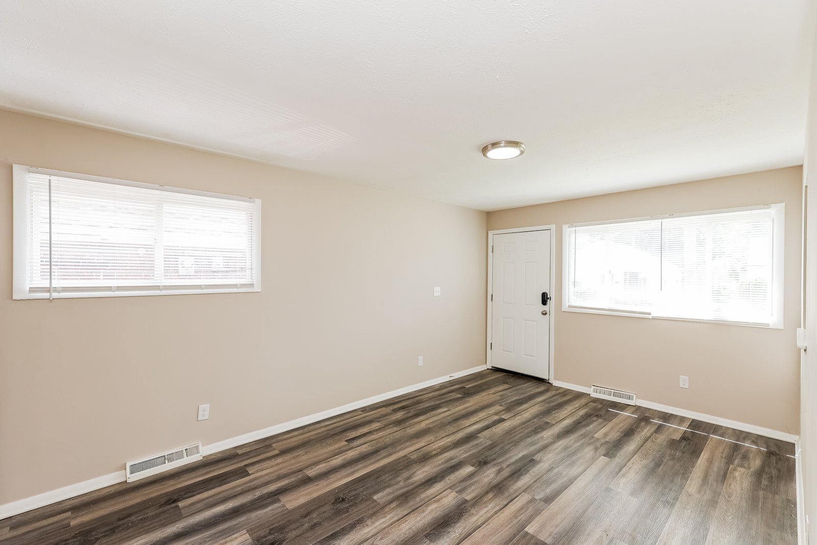 Building Photo - 12006 Erwin Ave