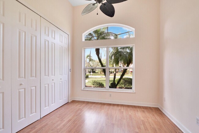 Building Photo - 1252 SW Bent Pine Cove