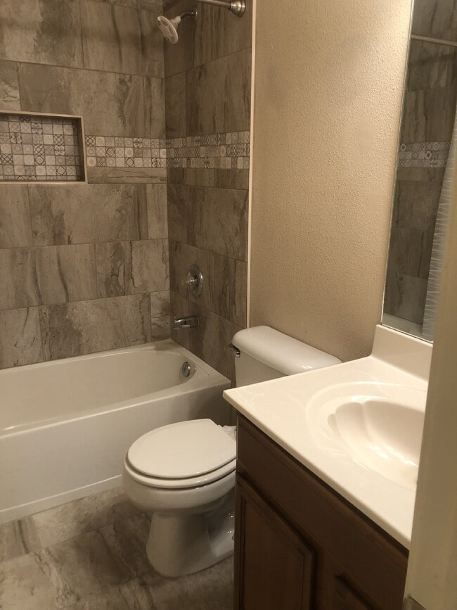 Building Photo - 6216 Lovebird Ln