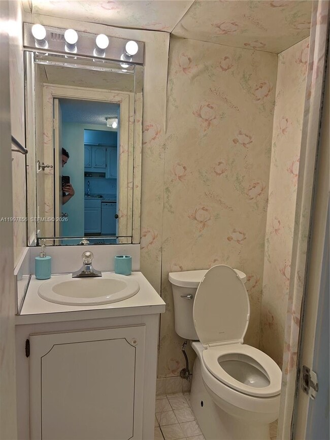 Building Photo - 1801 S Ocean Dr