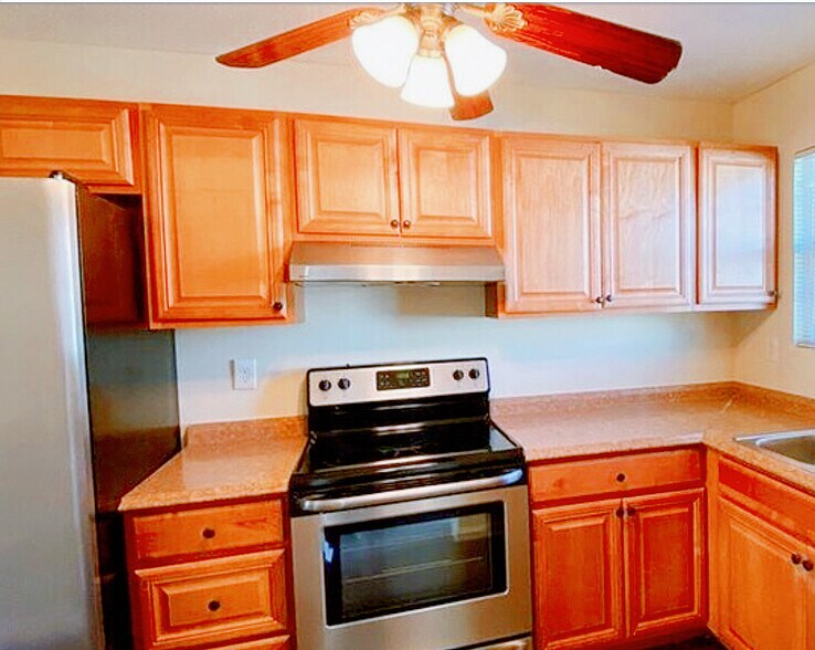 Kitchen w. All stainless steel appliances - 2493 Hidden Cove Ct