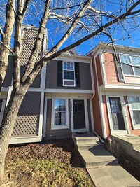 Building Photo - 2 Bedroom Townhouse with Unfinished Baseme...