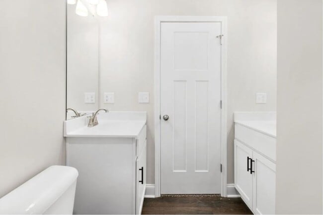 Building Photo - 406 St George Wy