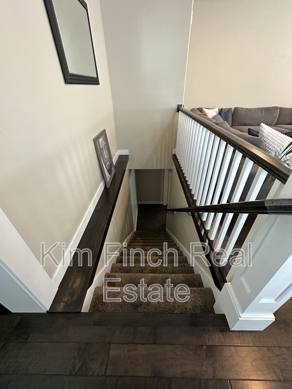 Building Photo - 201 Red Pine Dr