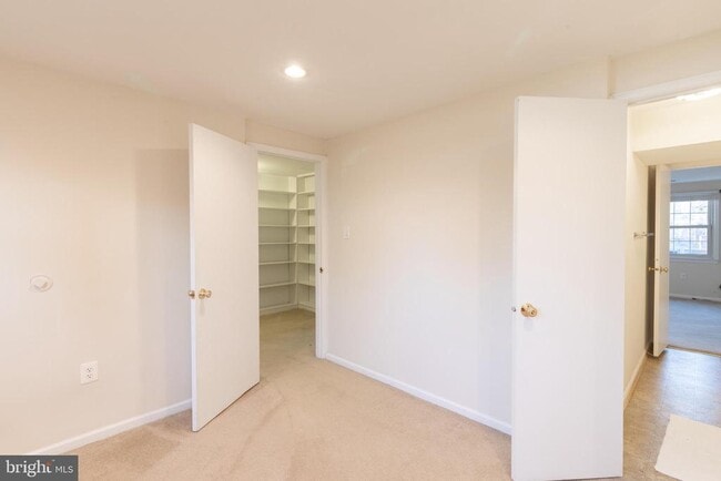 Building Photo - 8132 Sleepy View Ln