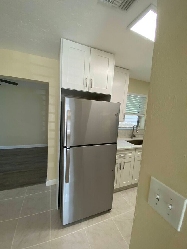 Building Photo - Beautiful 3-bedroom home located in Delray...