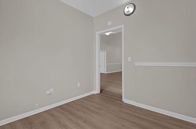 Building Photo - 14304 Fredricksburg Dr