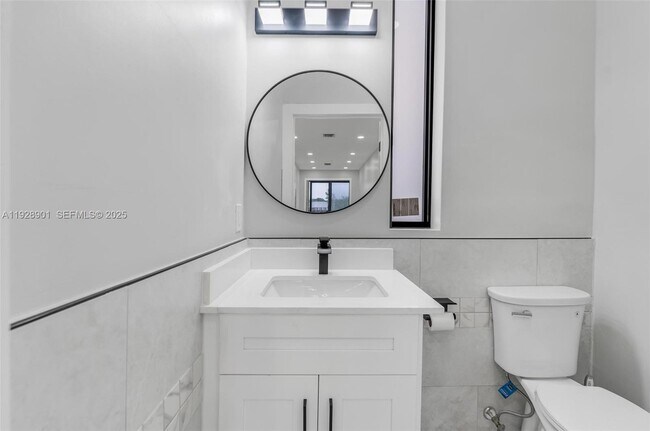 Building Photo - 1962 NW 107th St