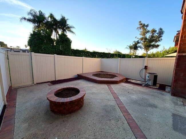 Building Photo - Claremont PUD For Lease