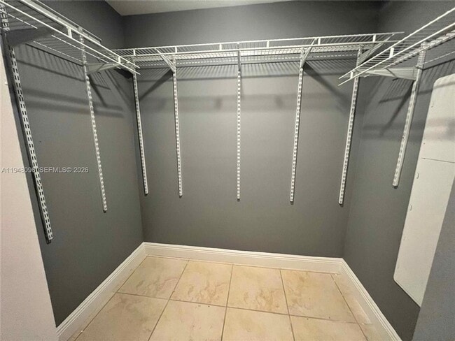 Building Photo - 2641 N Flamingo Rd