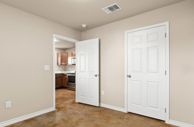 Building Photo - 1015 N 10th St