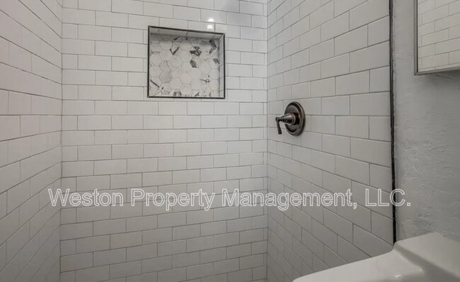 Building Photo - 1428 NW 45th St