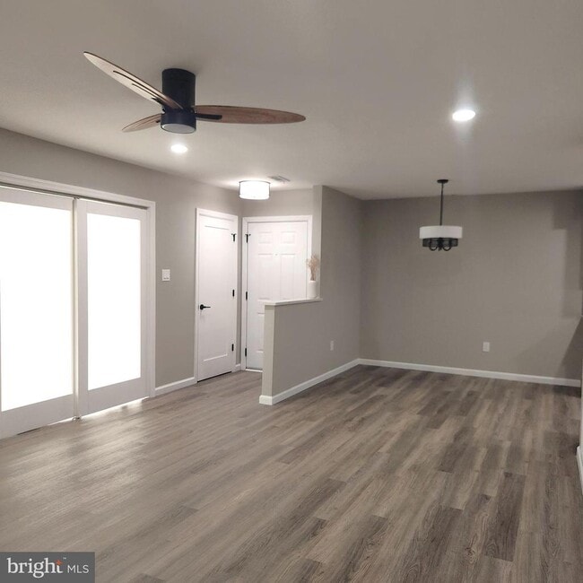 Building Photo - 16 Pickwick Pl