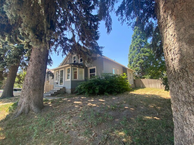 Primary Photo - 18-20 N. 7th Street