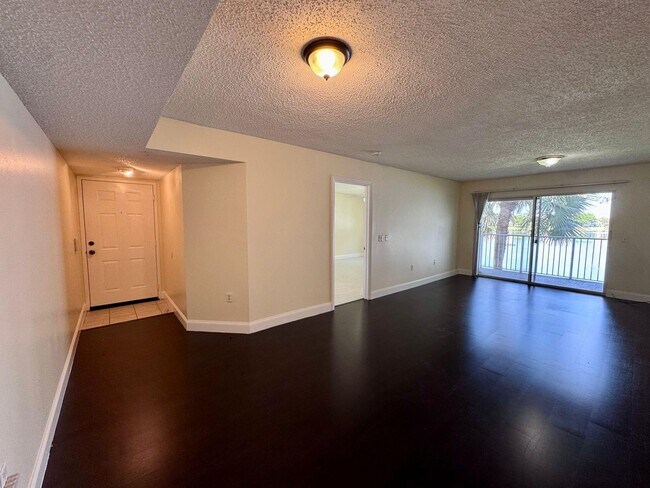 Building Photo - 5061 Wiles Rd