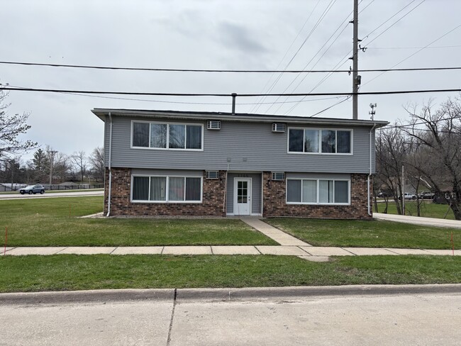 Building Photo - 1715 Edgewood Dr NW