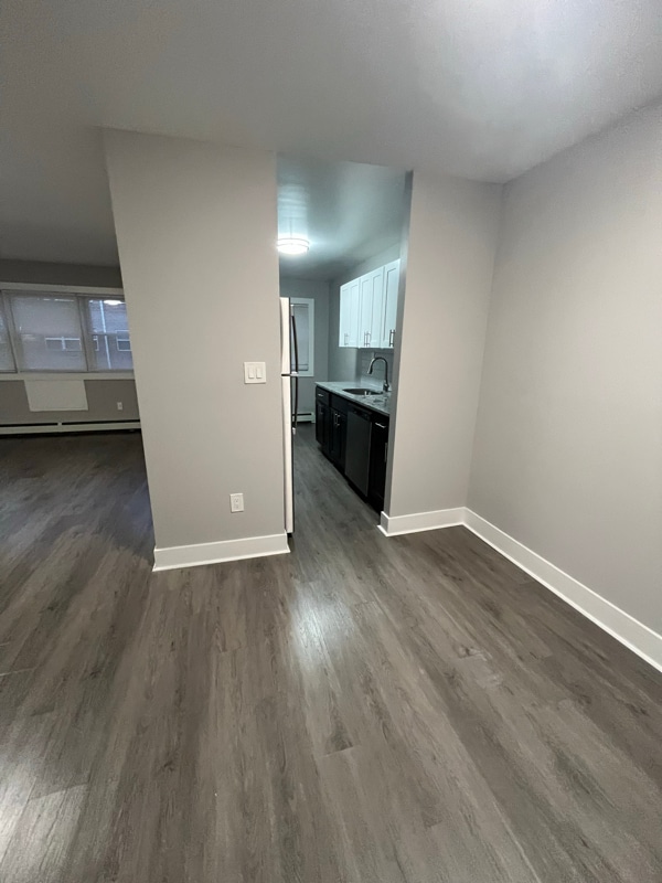 Building Photo - 431 Park Ave