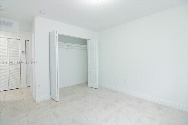 Building Photo - 1955 NW 5th Pl